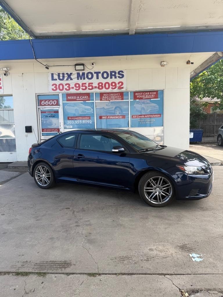 Scion tC Sports Coupe 6-Spd AT 2011