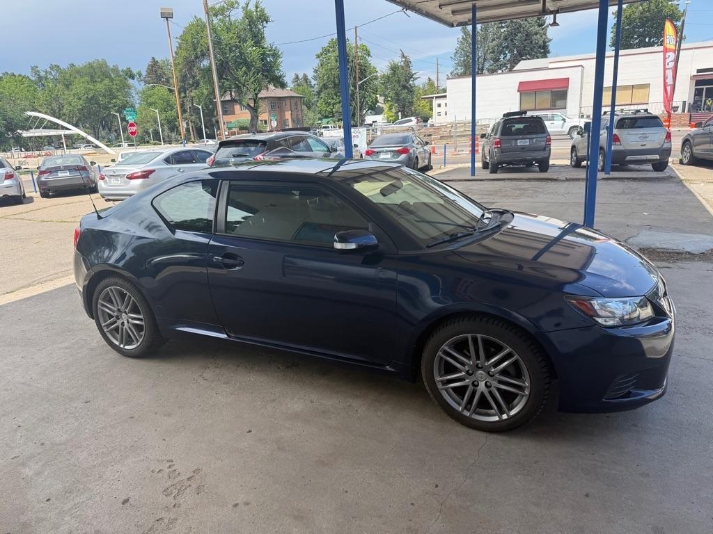 Scion tC Sports Coupe 6-Spd AT 2011