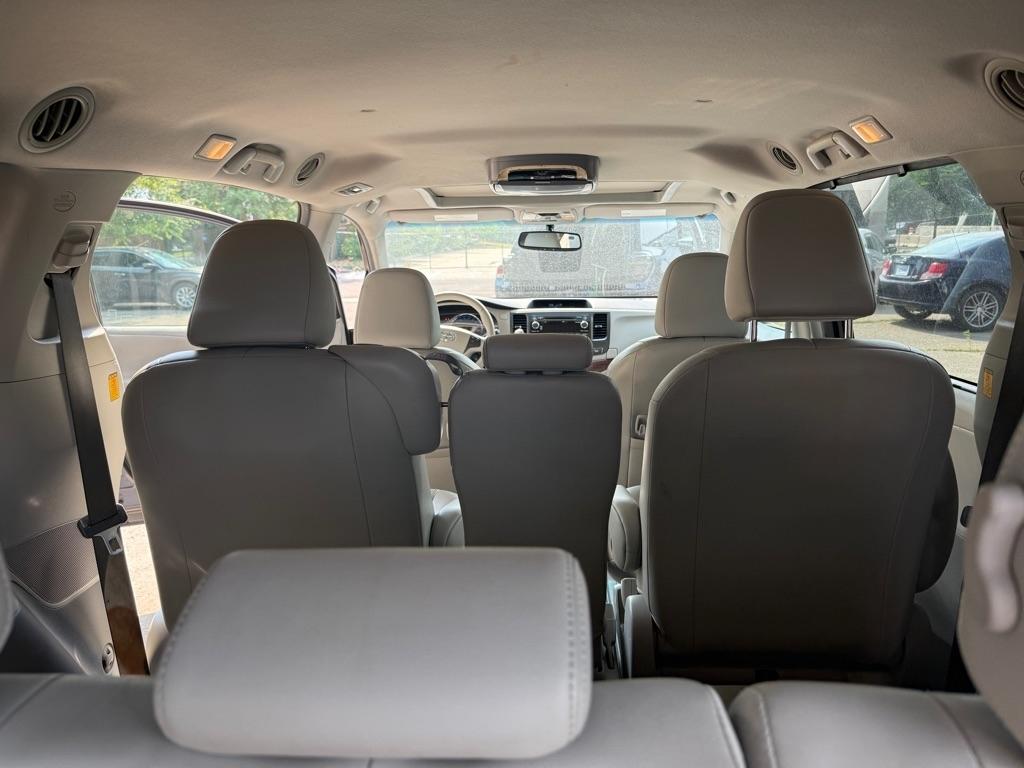 Toyota Sienna XLE FWD 8-Passenger V6 2013