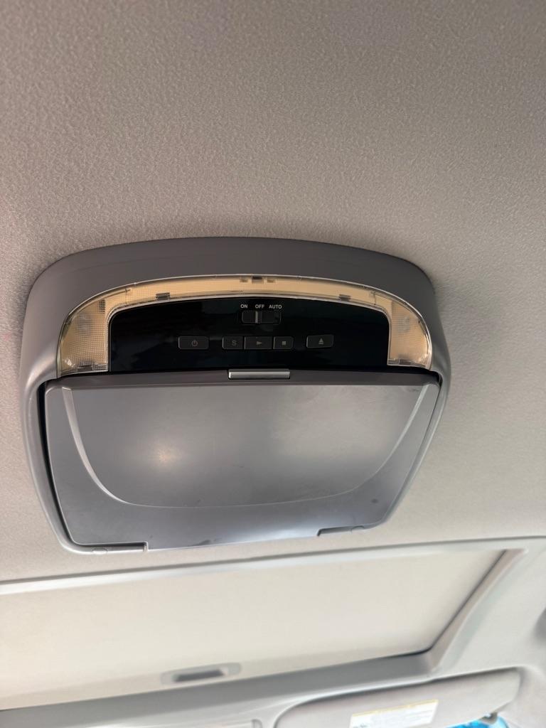 Toyota Sienna XLE FWD 8-Passenger V6 2013