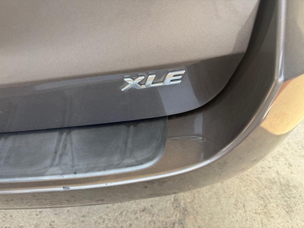 Toyota Sienna XLE FWD 8-Passenger V6 2013