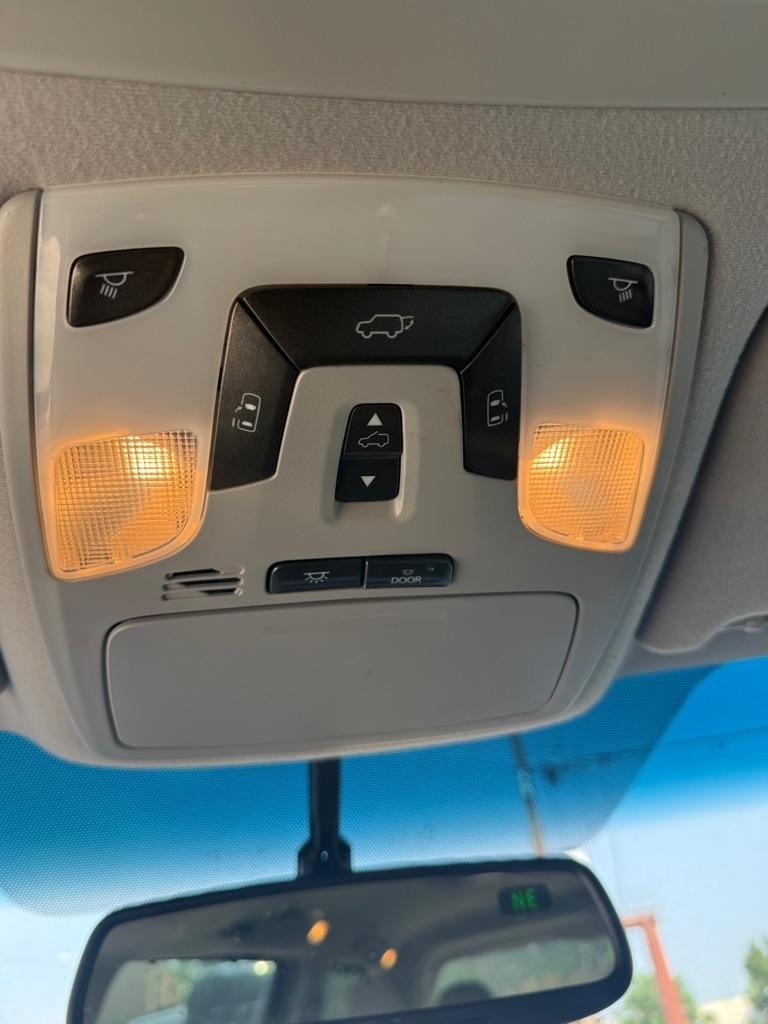 Toyota Sienna XLE FWD 8-Passenger V6 2013