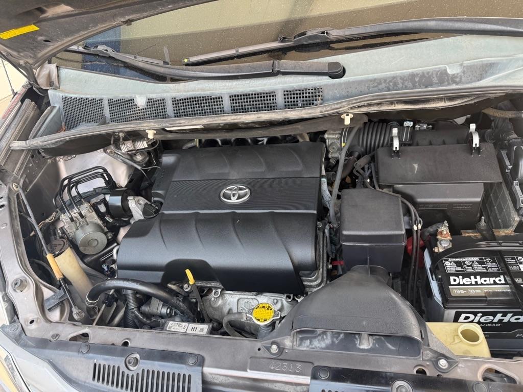 Toyota Sienna XLE FWD 8-Passenger V6 2013
