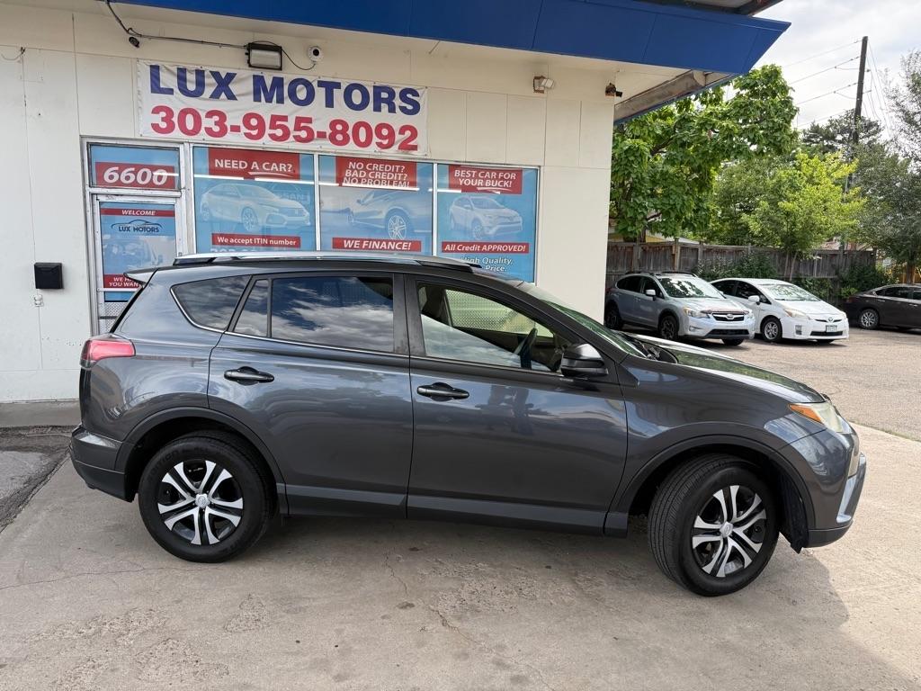 Toyota RAV4 LE AWD 2016