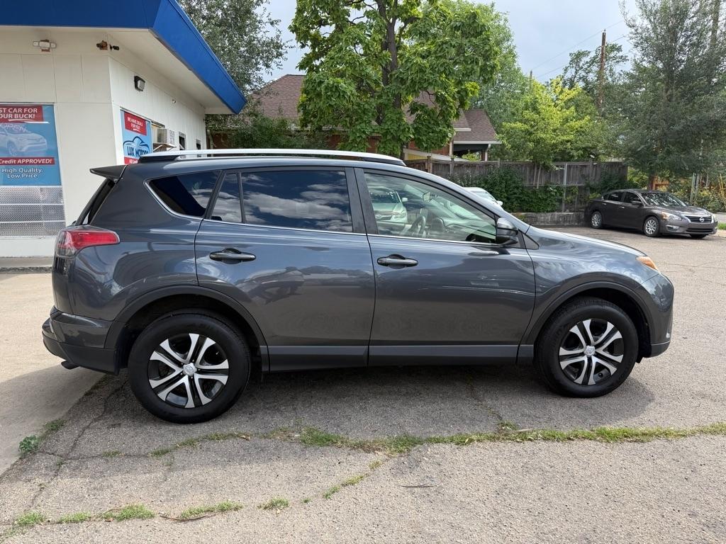 Toyota RAV4 LE AWD 2016