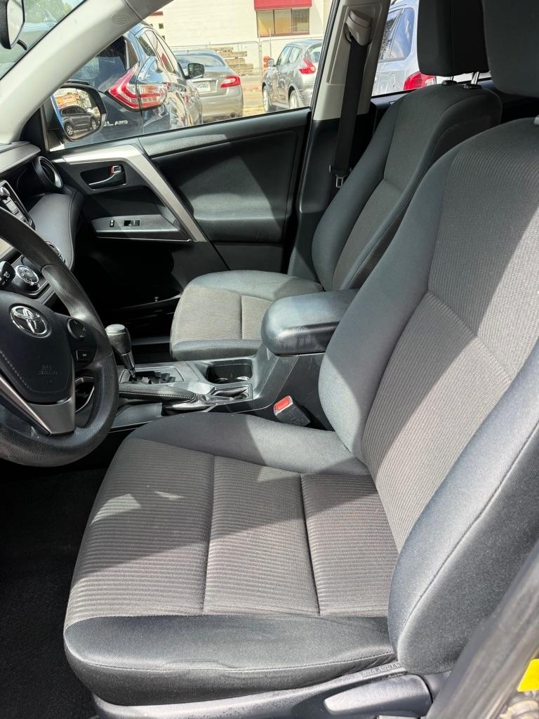 Toyota RAV4 LE AWD 2016