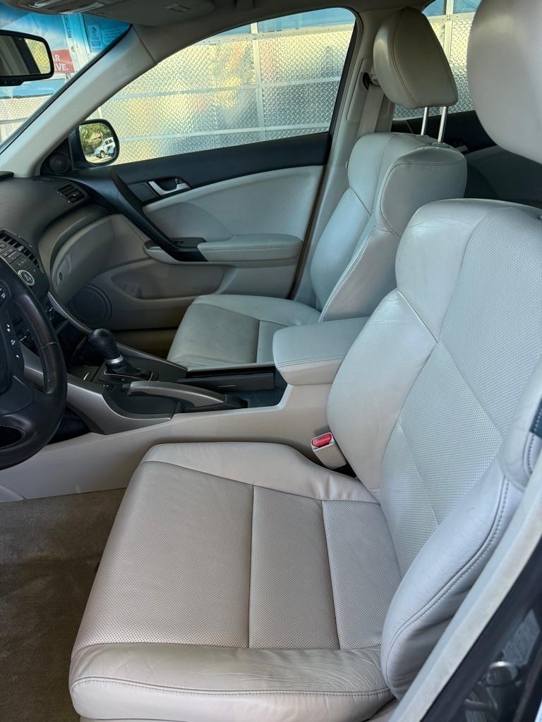 Acura TSX 5-Speed AT with Tech Package 2009