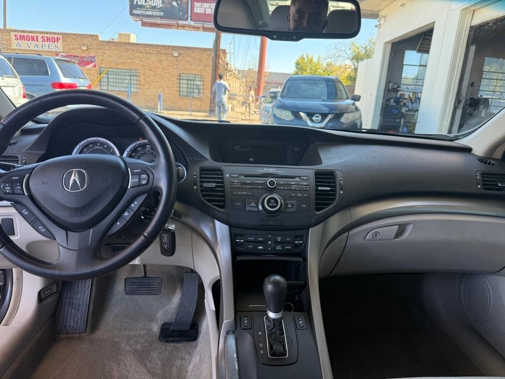 Acura TSX 5-Speed AT with Tech Package 2009