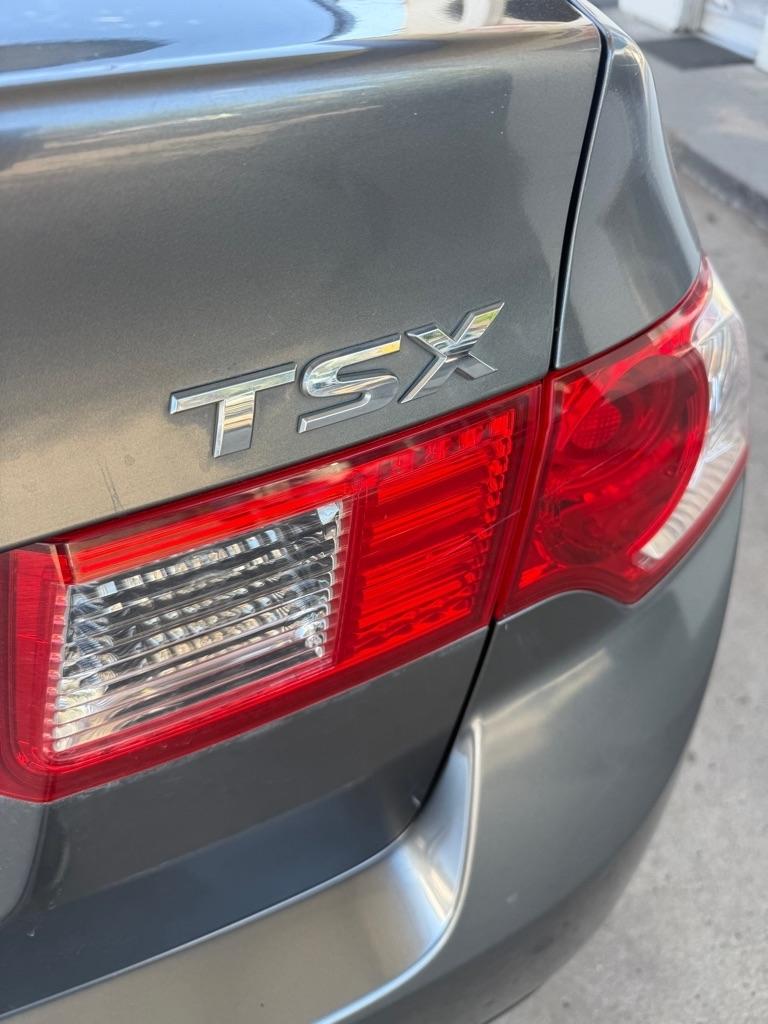 Acura TSX 5-Speed AT with Tech Package 2009