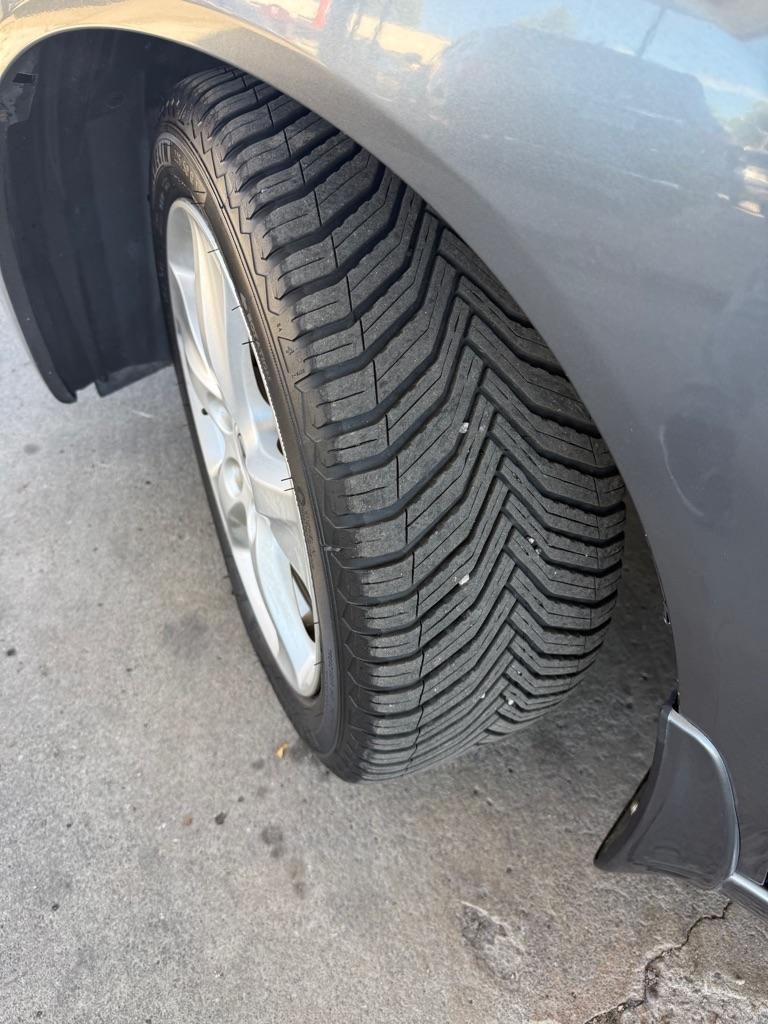 Acura TSX 5-Speed AT with Tech Package 2009