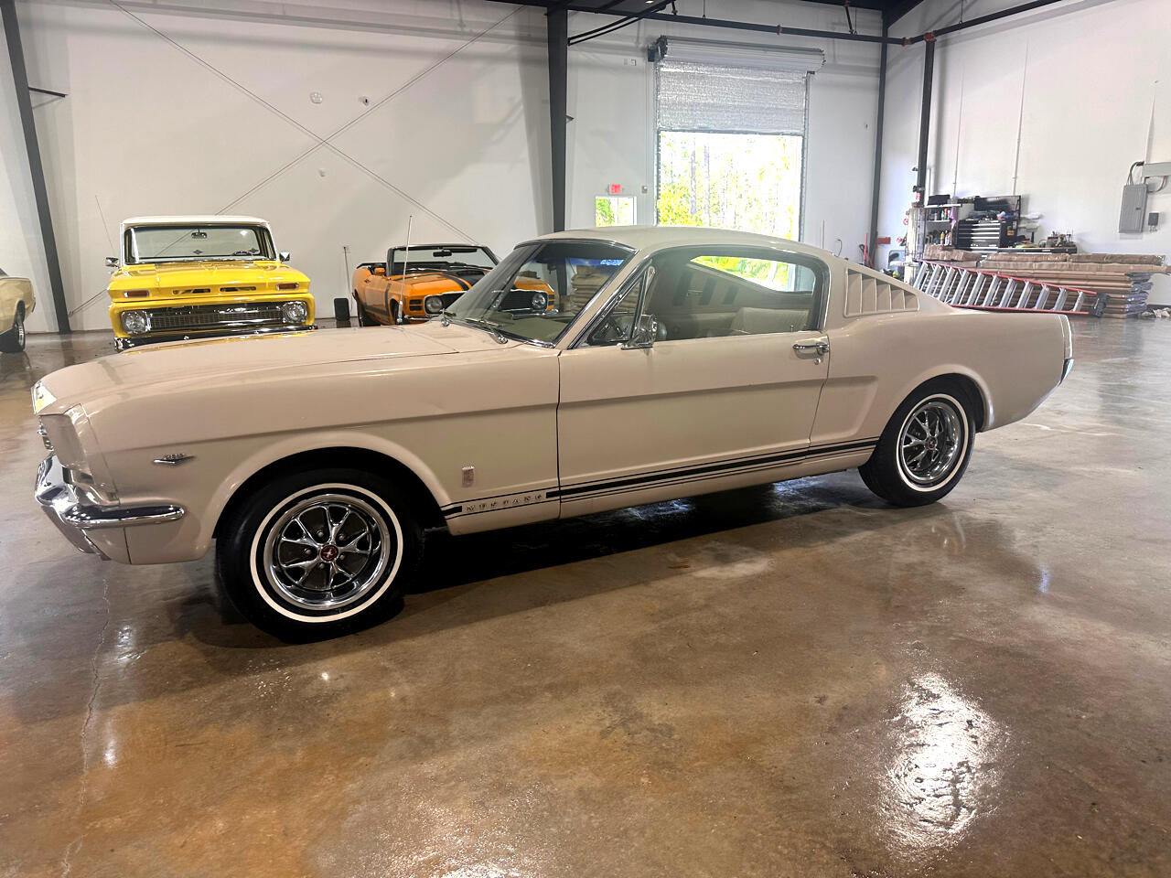 1966 Ford Mustang 2dr Fastback GT