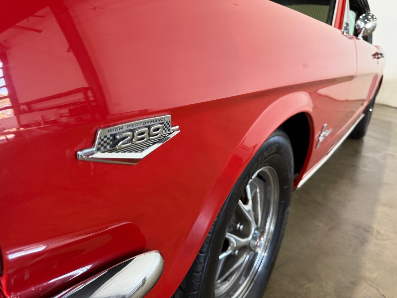 1965 Ford Mustang Fastback K-Code - Red exterior view 4