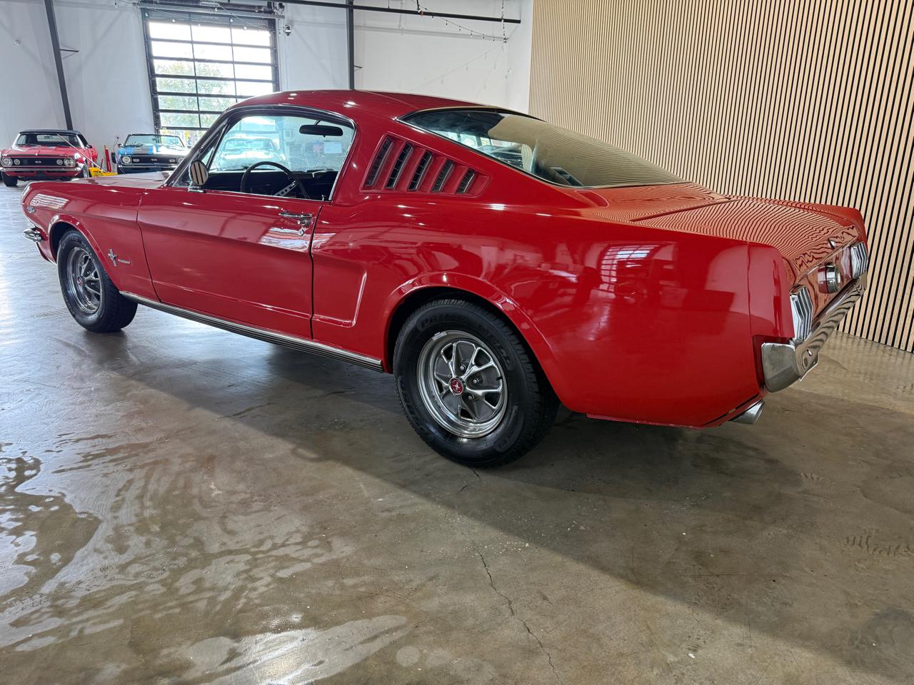 1965 Ford Mustang Fastback K-Code - Red exterior view 7