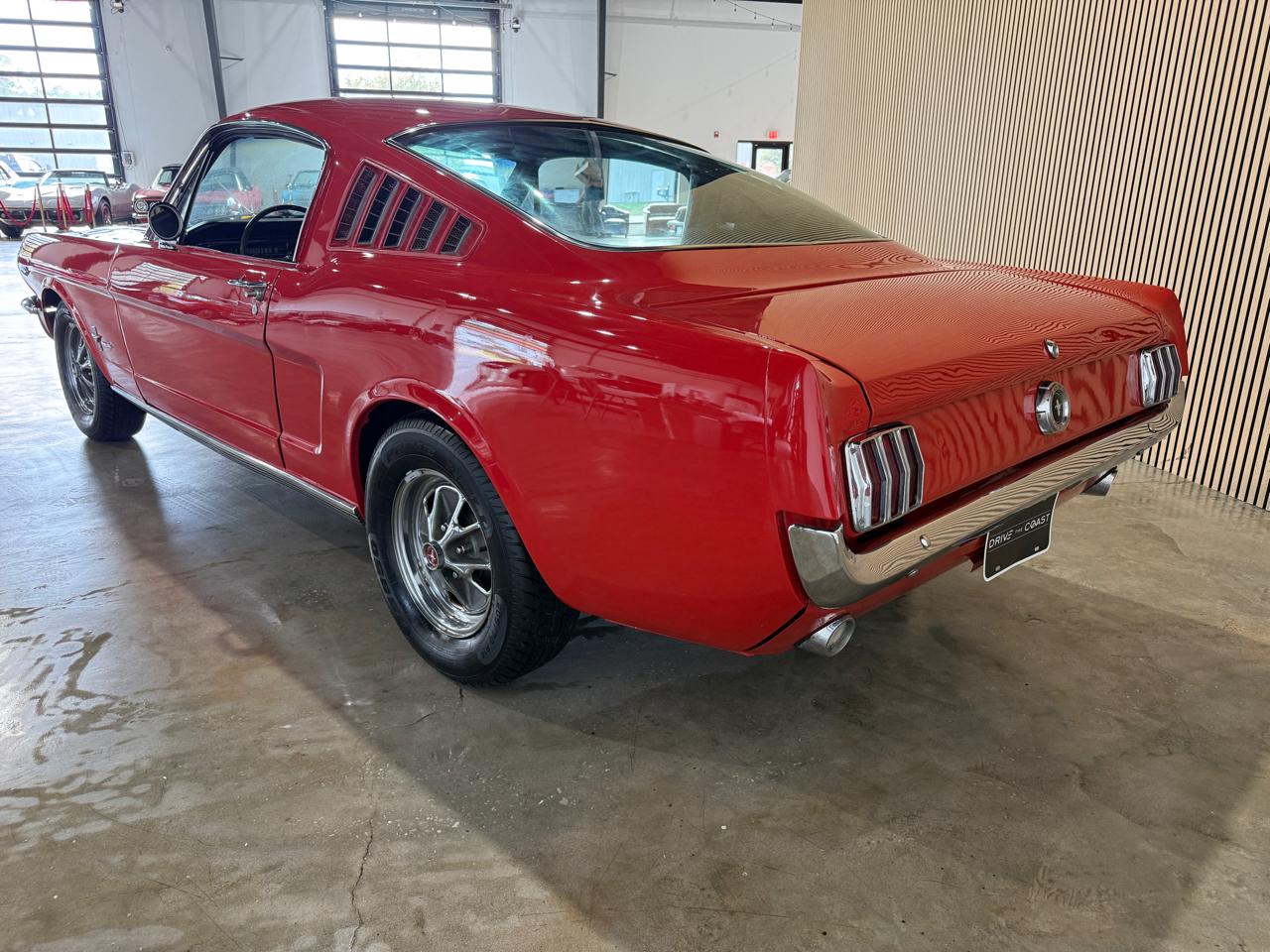 1965 Ford Mustang Fastback K-Code - Red exterior view 8