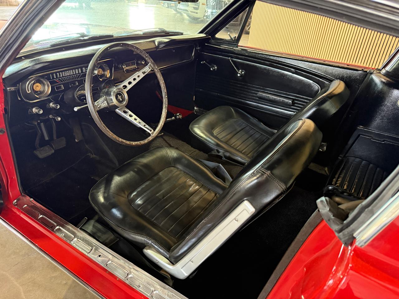 1965 Ford Mustang Fastback K-Code - Red exterior view 14