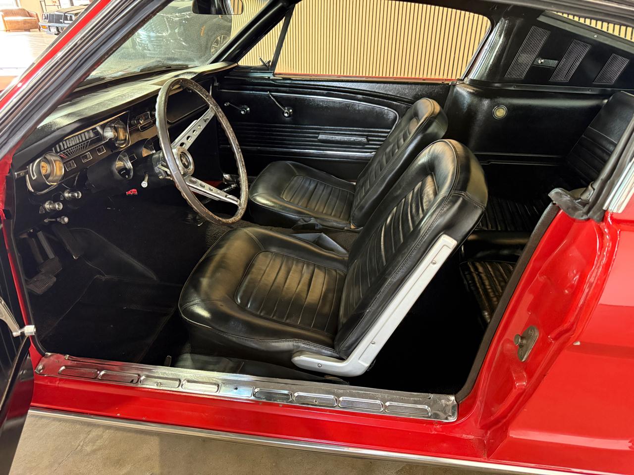 1965 Ford Mustang Fastback K-Code - Red exterior view 15