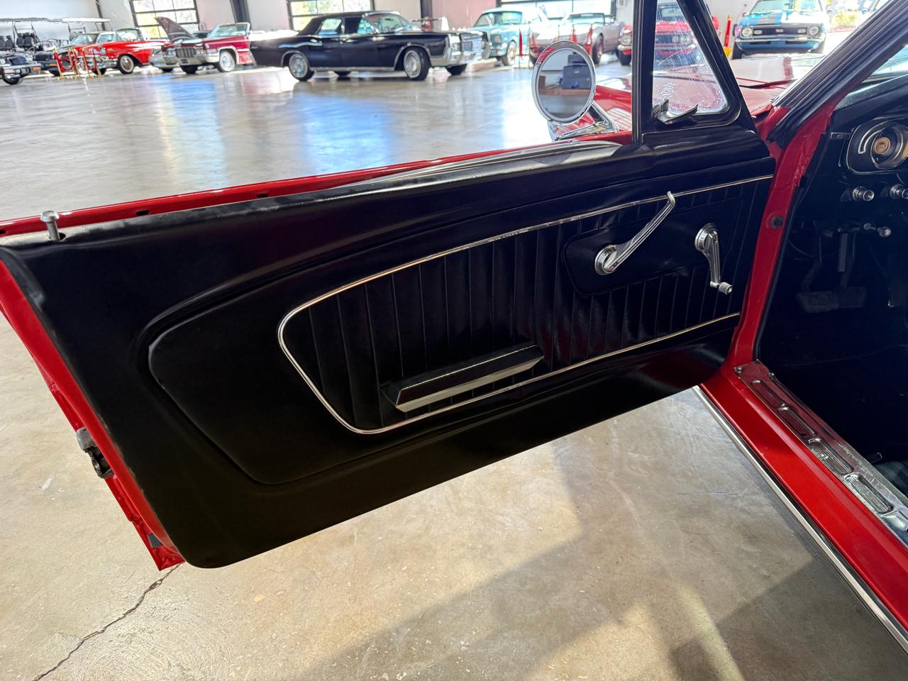 1965 Ford Mustang Fastback K-Code - Red exterior view 18