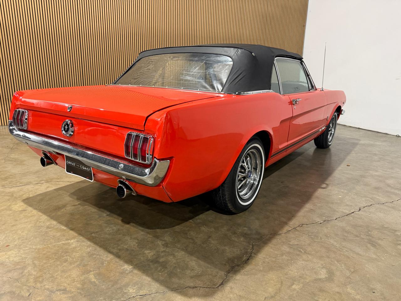 1965 Ford Mustang - Red exterior view 5
