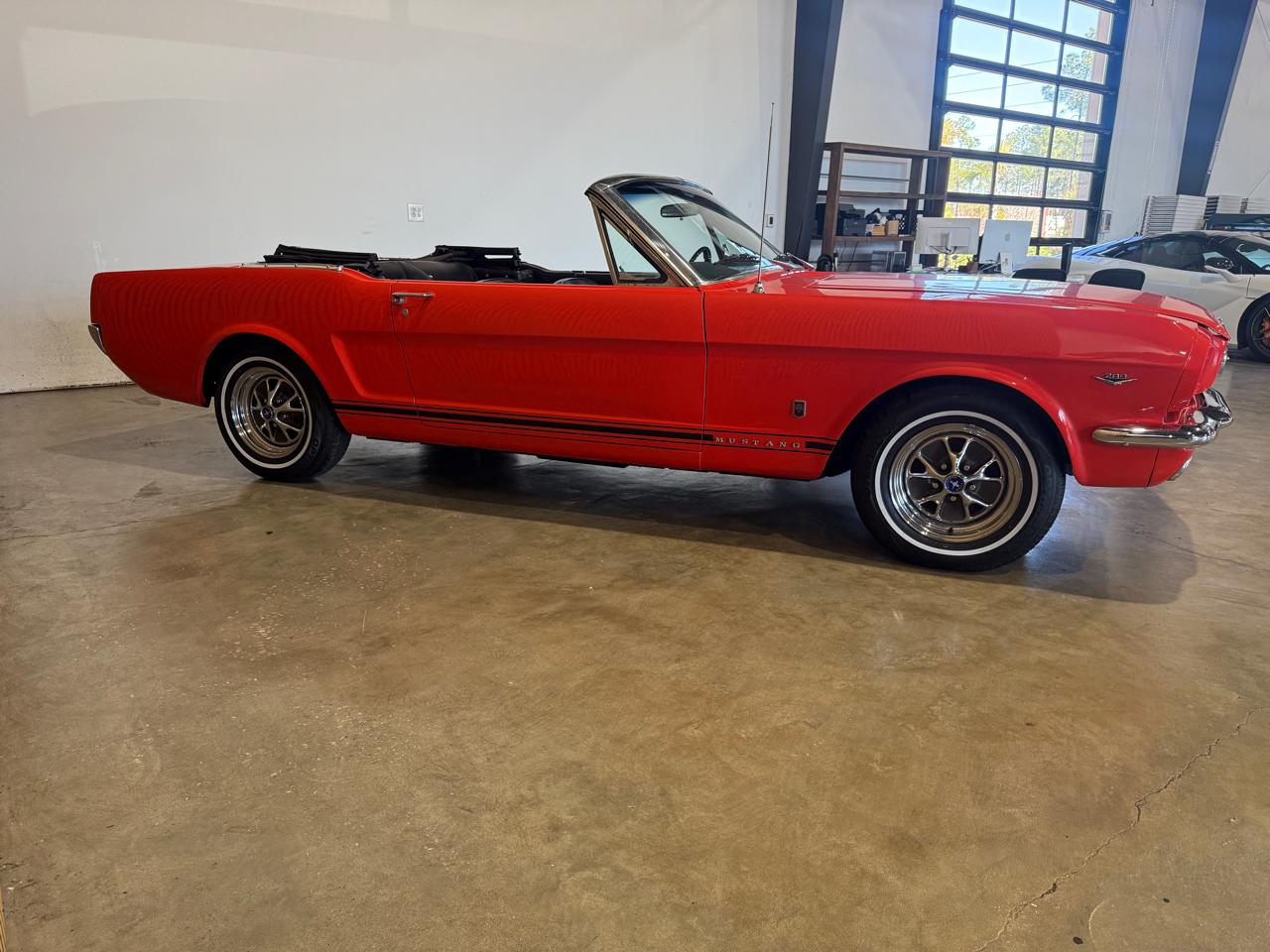 1965 Ford Mustang - Red exterior view 9
