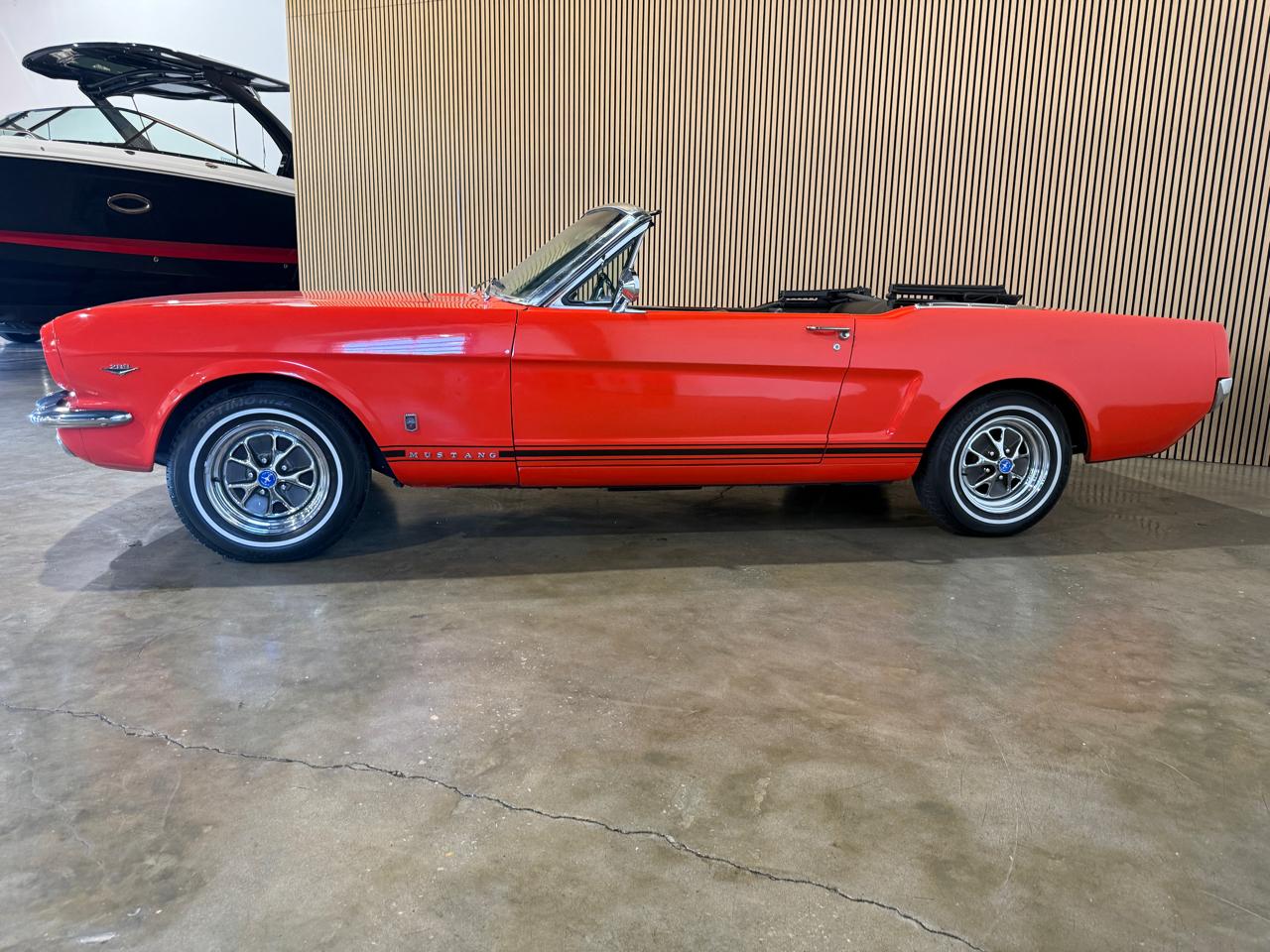 1965 Ford Mustang - Red exterior view 18