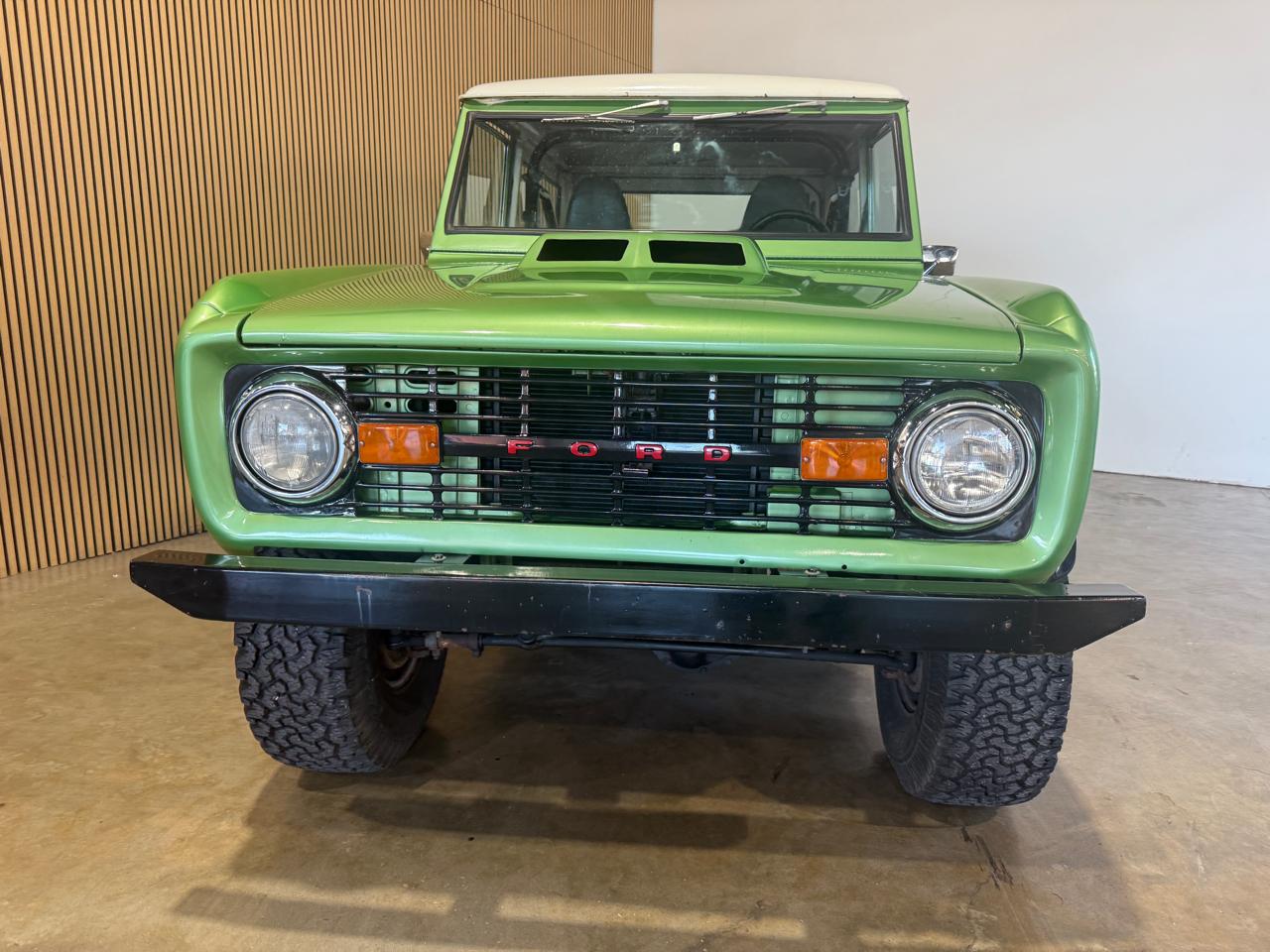 1973 Ford Bronco - Dark Green exterior view 5