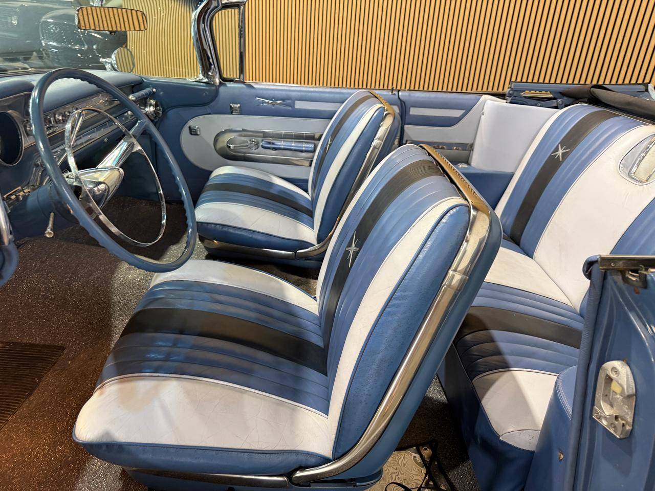 1959 Pontiac Bonneville Convertible - Blue exterior view 5