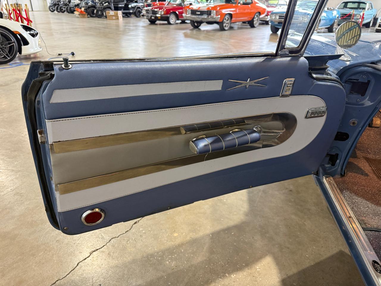 1959 Pontiac Bonneville Convertible - Blue exterior view 7