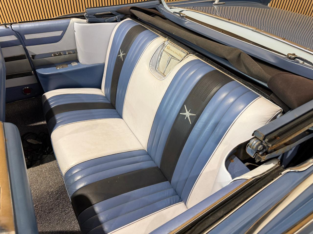 1959 Pontiac Bonneville Convertible - Blue exterior view 9