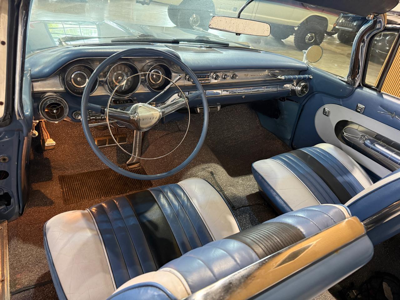 1959 Pontiac Bonneville Convertible - Blue exterior view 10