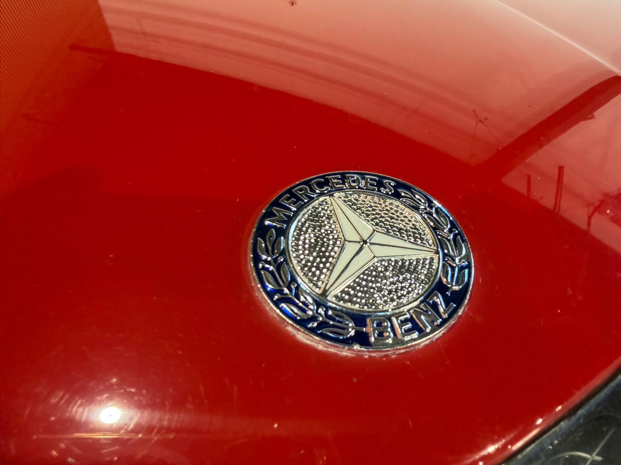 1985 Mercedes-Benz 380SL - Red exterior view 20