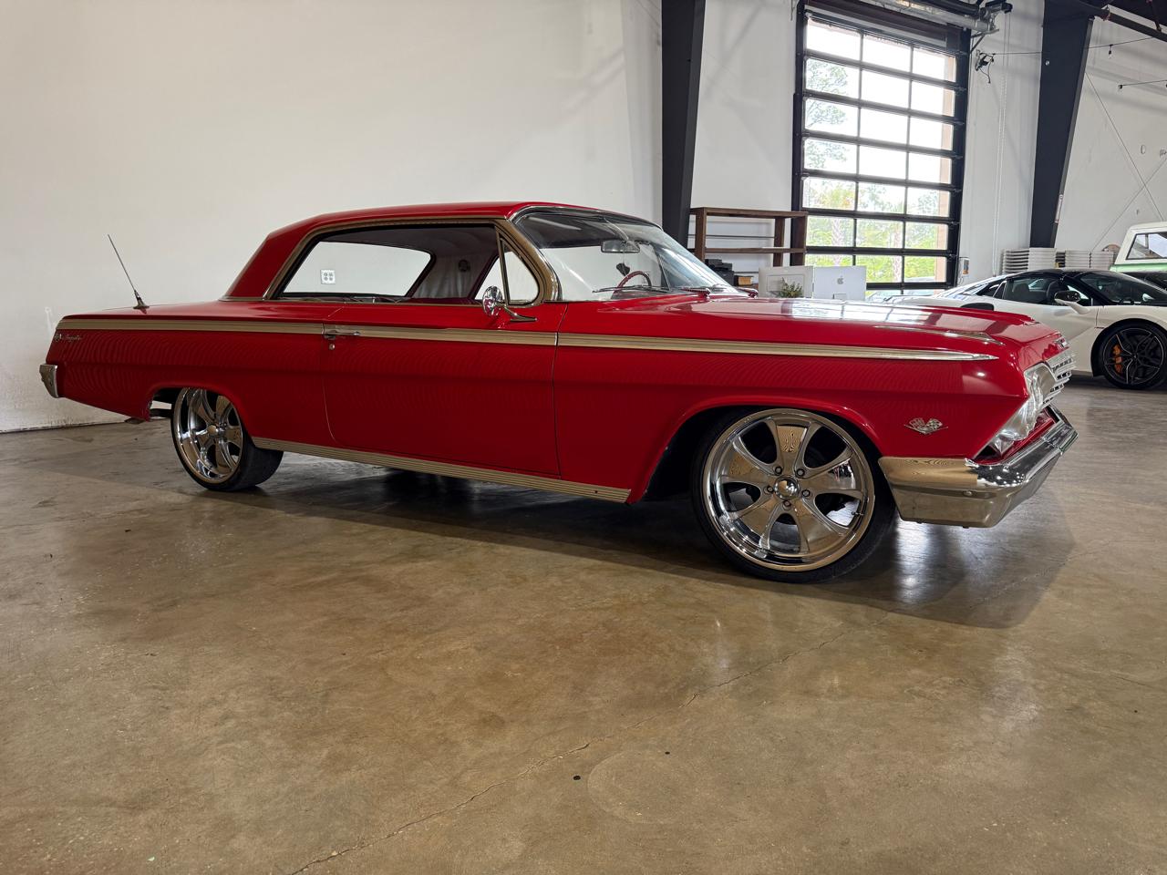1962 Chevrolet Impala SS - Red exterior view 6