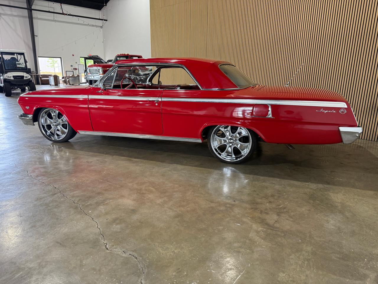 1962 Chevrolet Impala SS - Red exterior view 13
