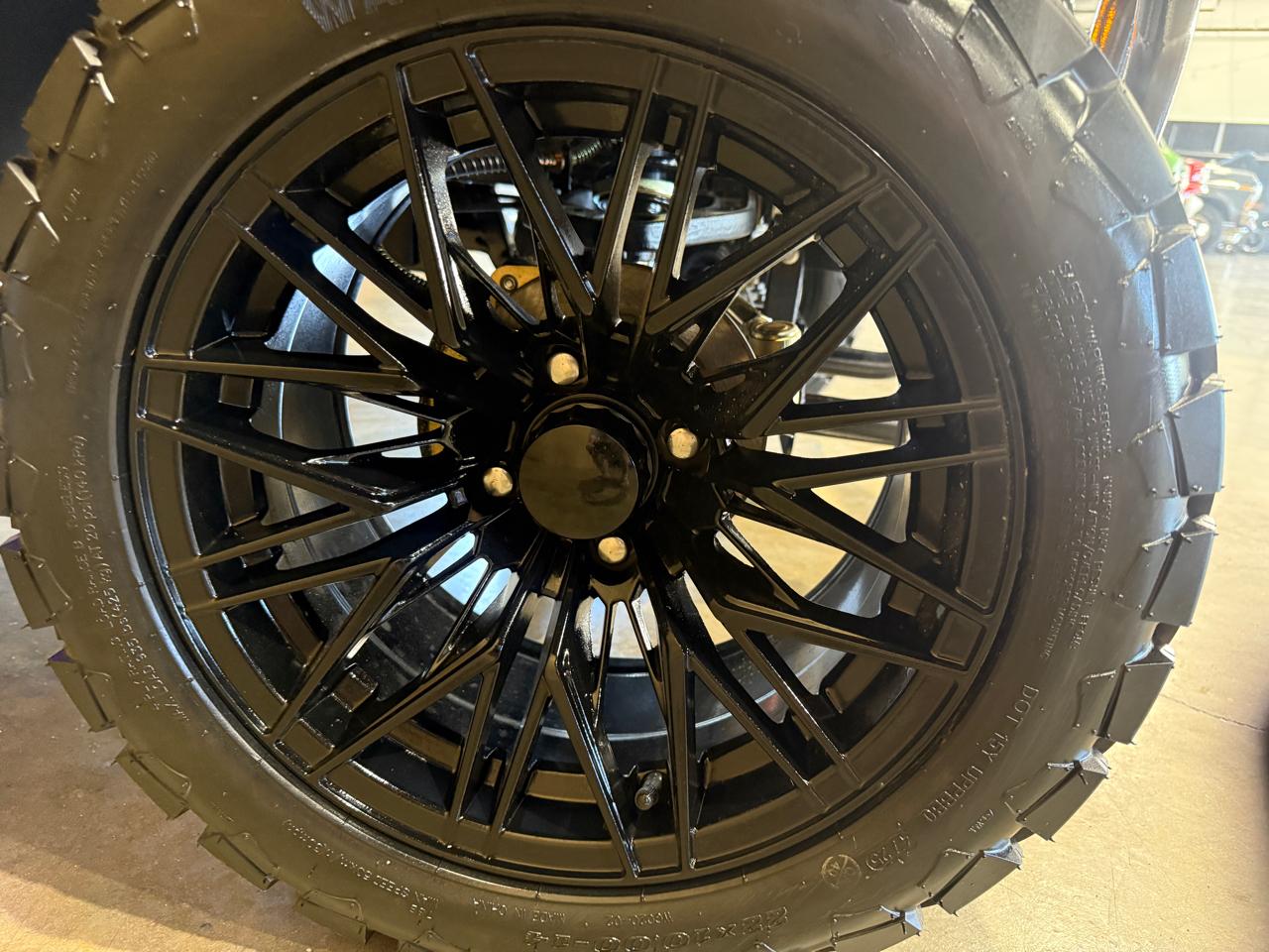 2026 Edge 656 Phantom 4P - Black exterior view 7