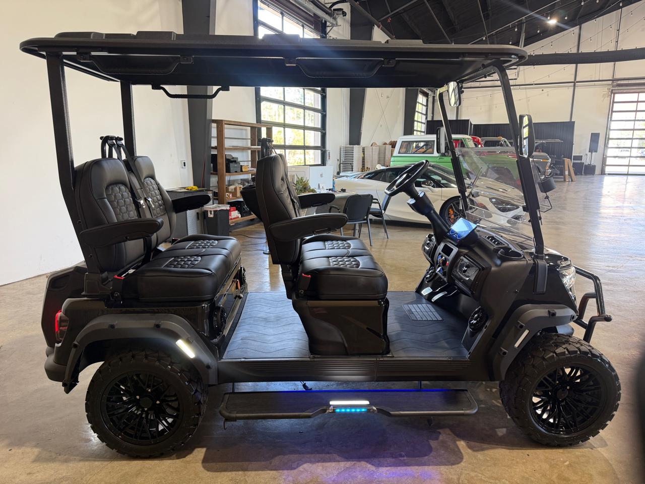 2026 Edge 656 Phantom 4P - Black exterior view 8