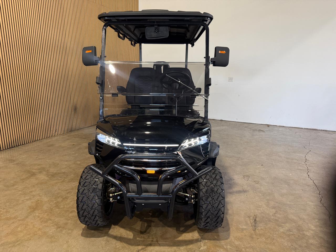 2026 Edge 656 Phantom 4P - Black exterior view 17