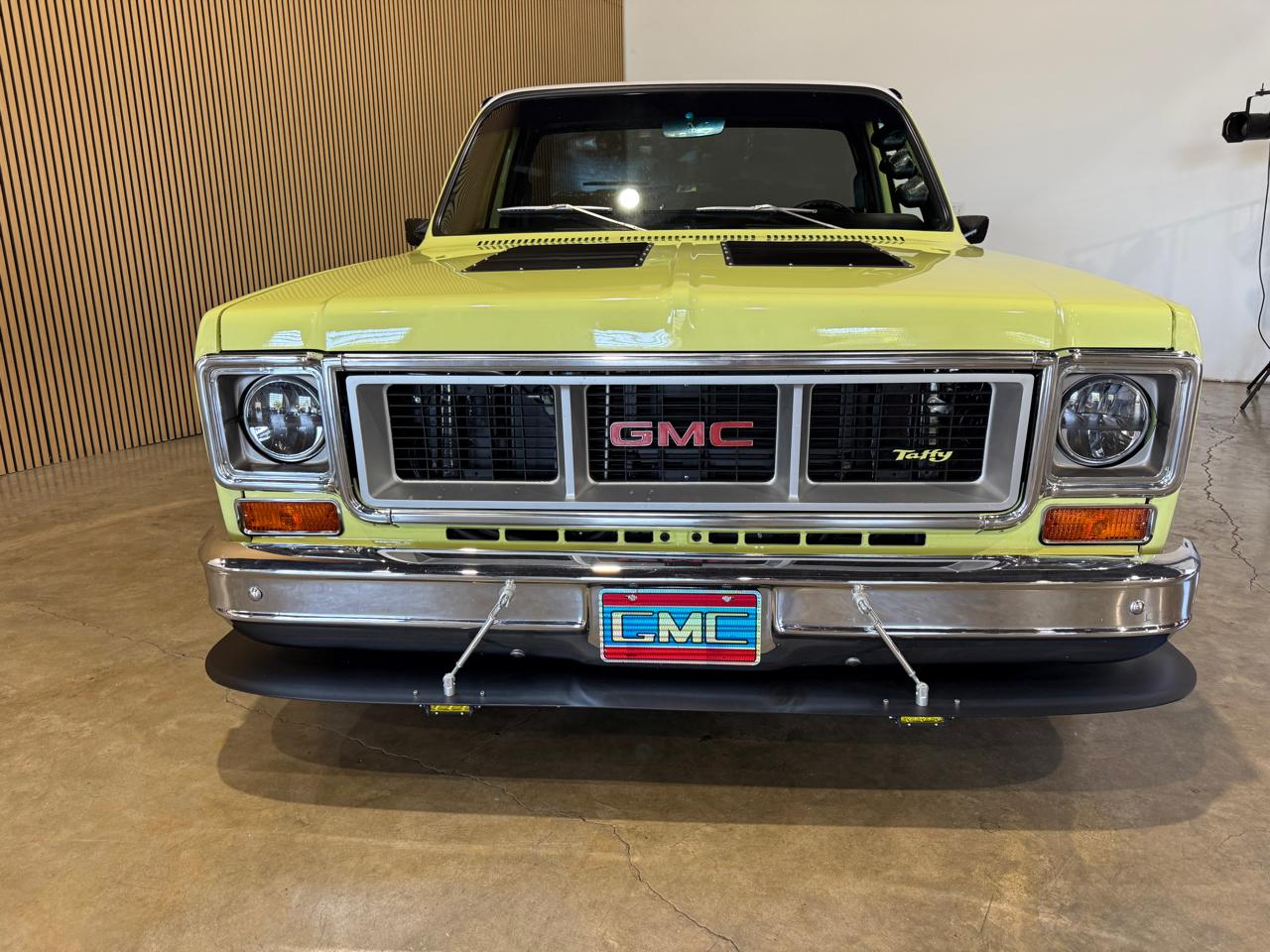 1978 GMC Sierra 1500 - Yellow exterior view 2