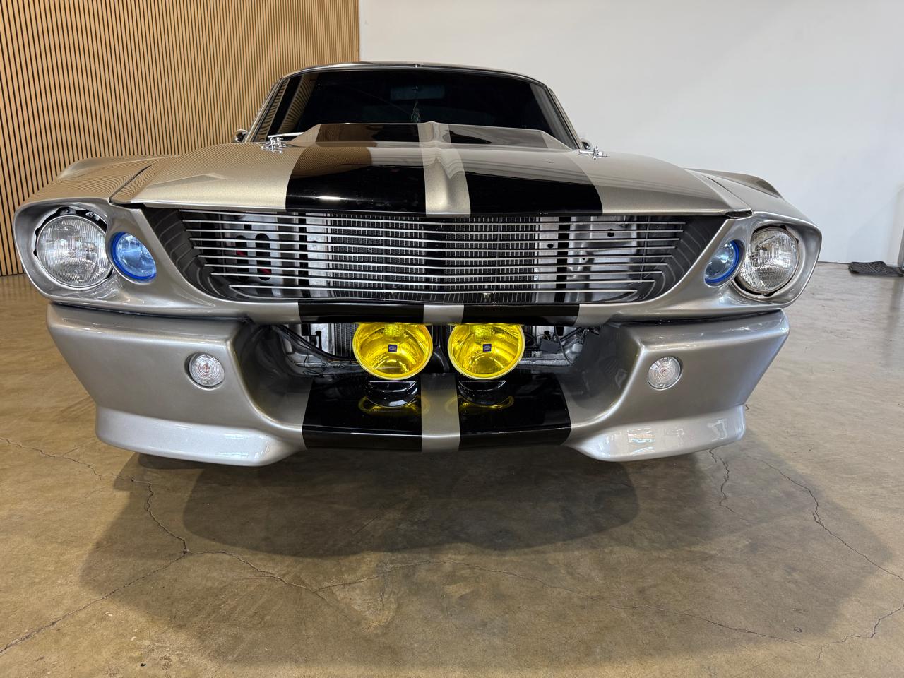 1967 Ford Mustang Shelby GT500 - Gray exterior view 3