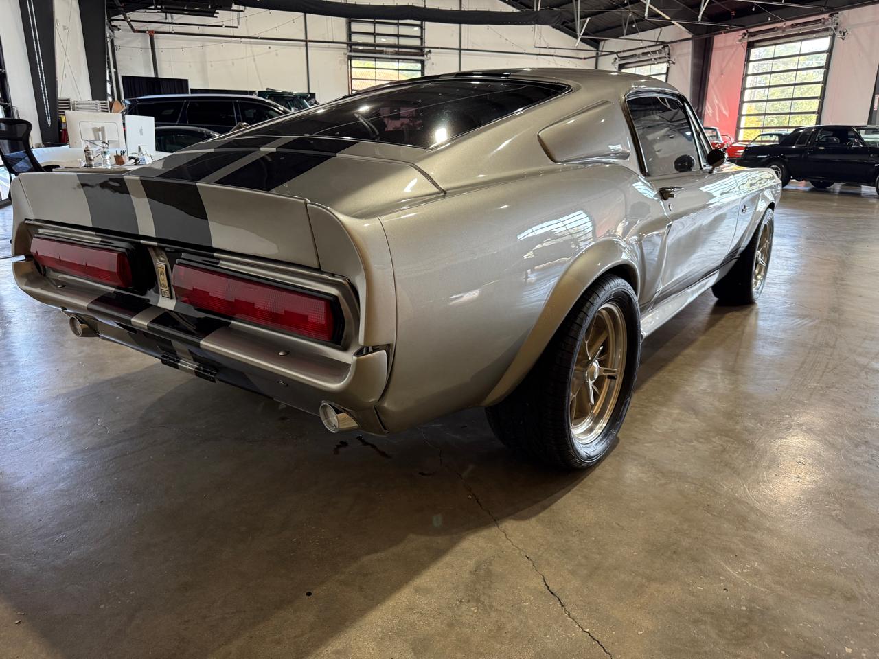 1967 Ford Mustang Shelby GT500 - Gray exterior view 6