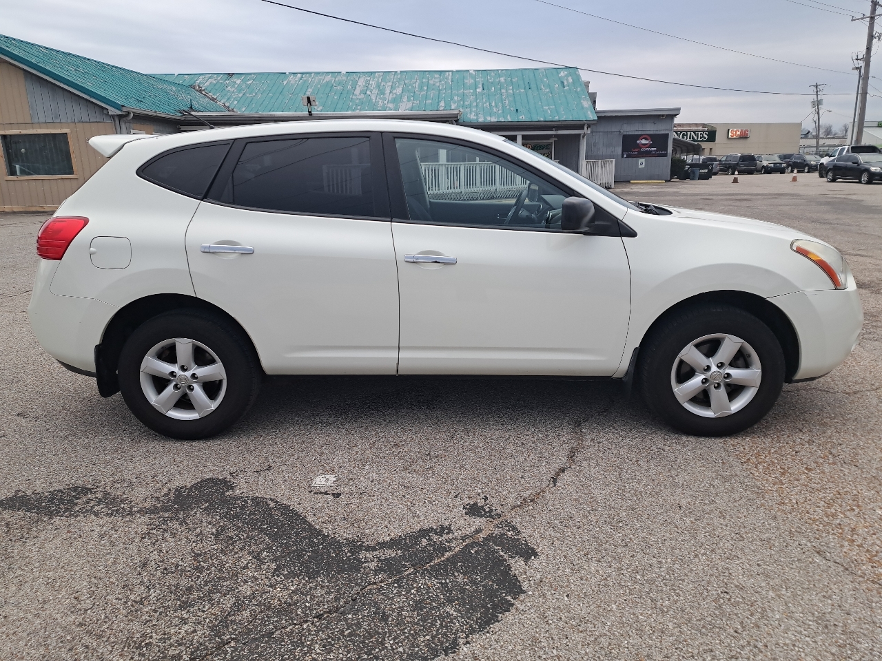 Nissan Rogue S 4D SUV AWD 2010