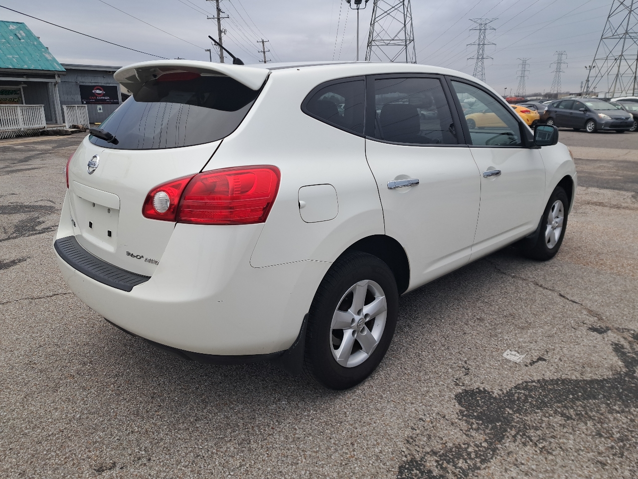 Nissan Rogue S 4D SUV AWD 2010
