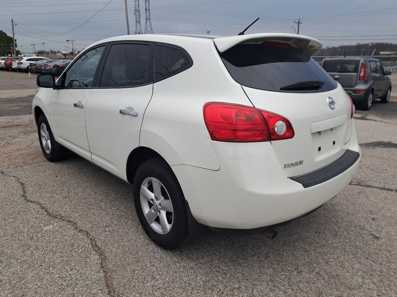 Nissan Rogue S 4D SUV AWD 2010