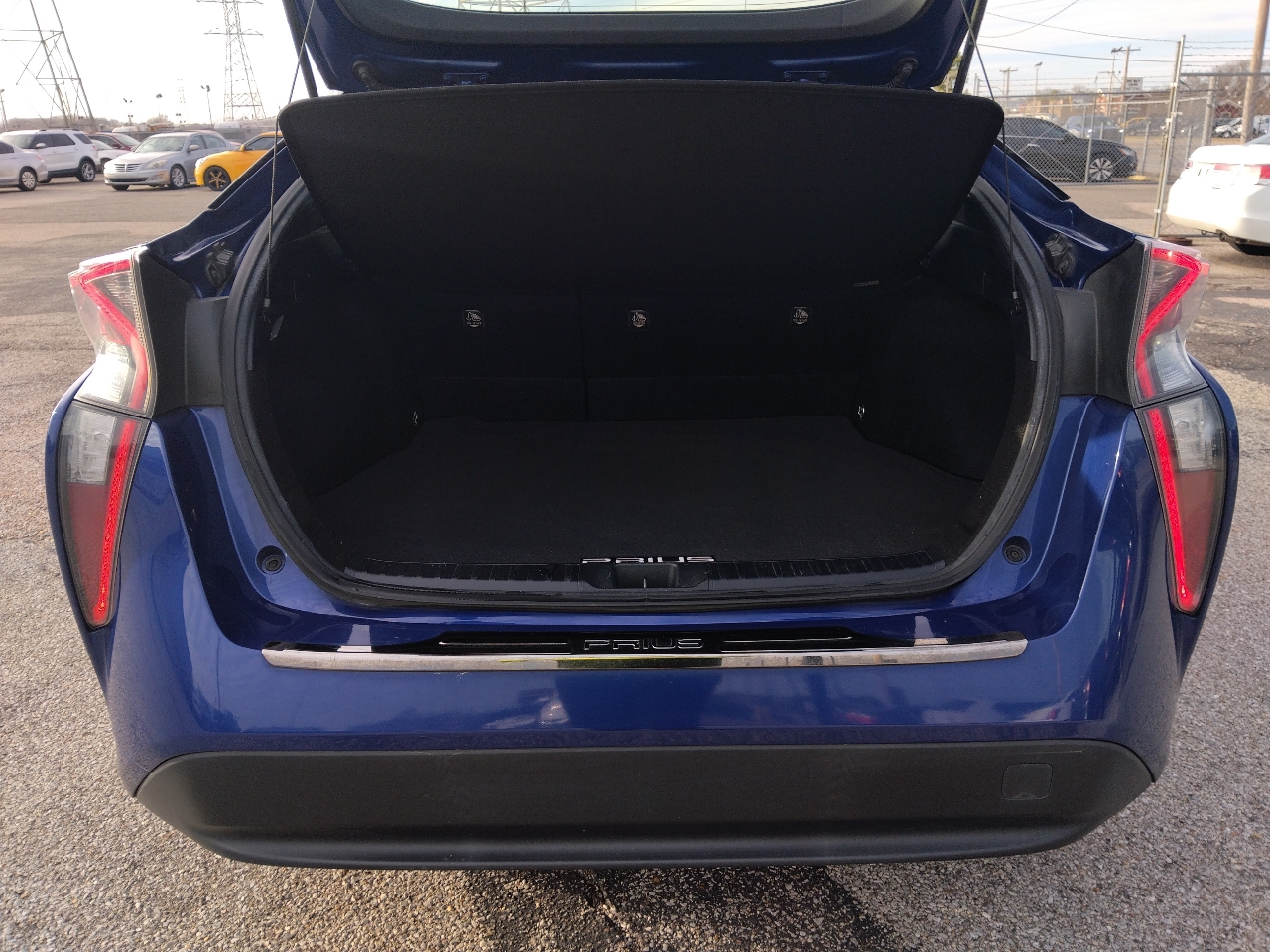 Toyota Prius Two 2016