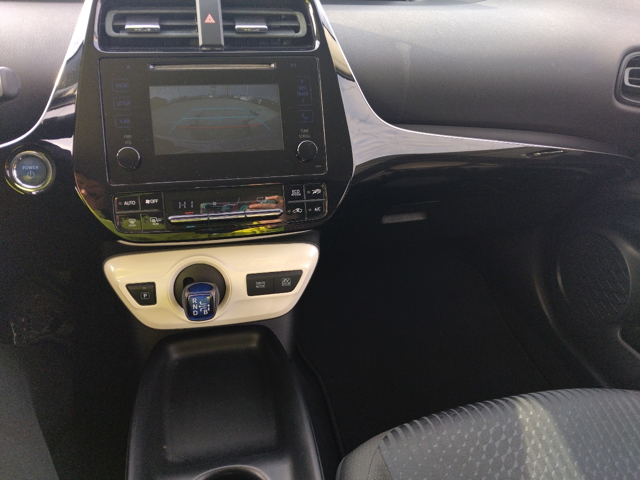 Toyota Prius Two 2016