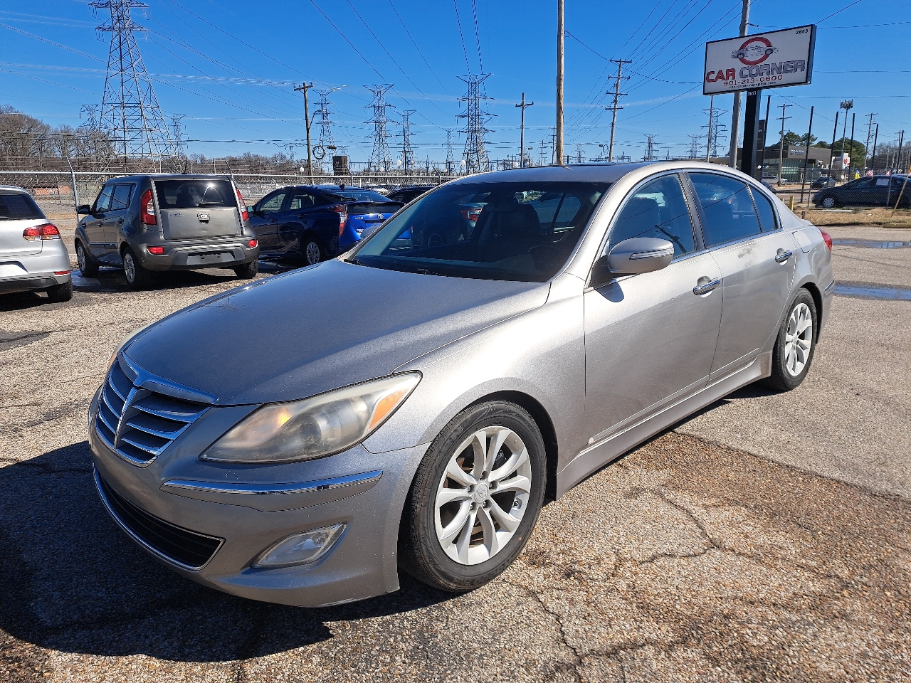 Hyundai Genesis 3.8L V6 4D Sedan 2012