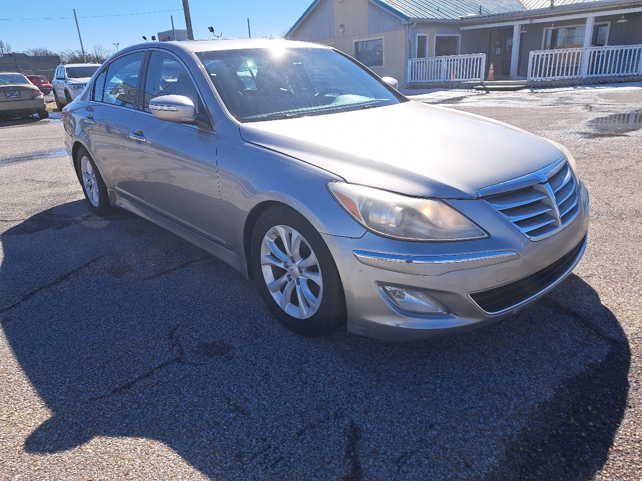Hyundai Genesis 3.8L V6 4D Sedan 2012