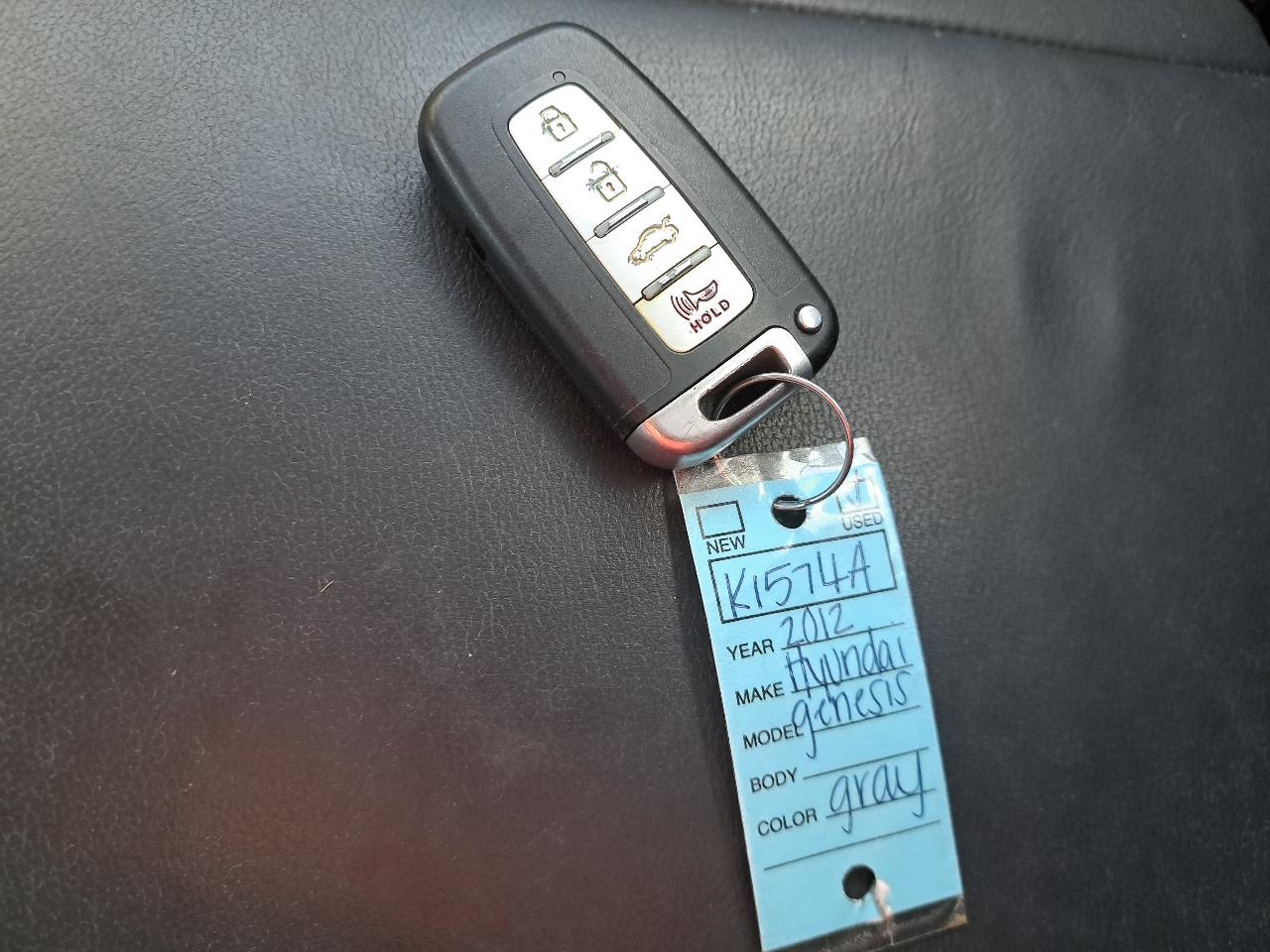 Hyundai Genesis 3.8L V6 4D Sedan 2012