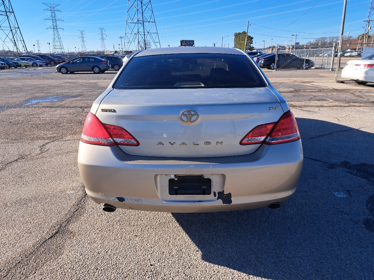 Toyota Avalon XL 2005