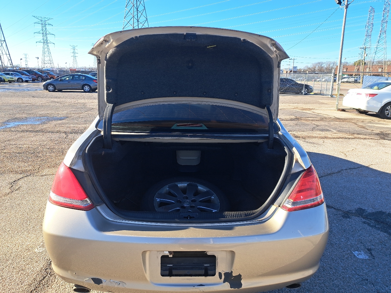 Toyota Avalon XL 2005