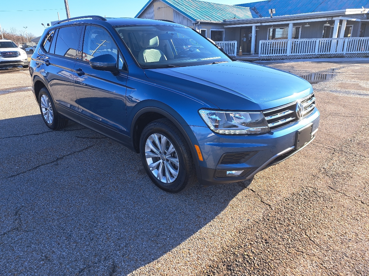 Volkswagen Tiguan S 2018