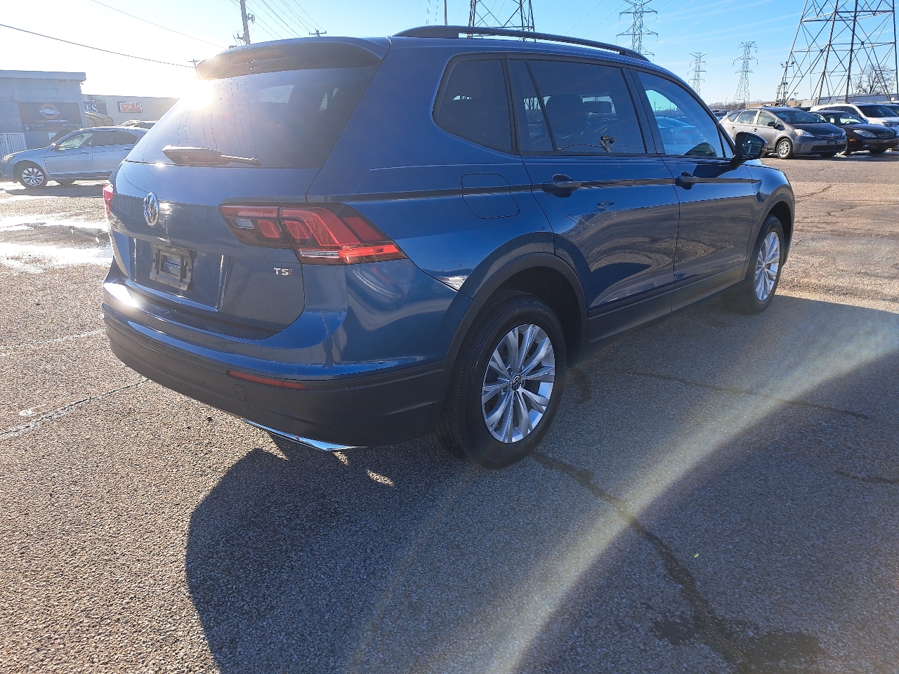 Volkswagen Tiguan S 2018